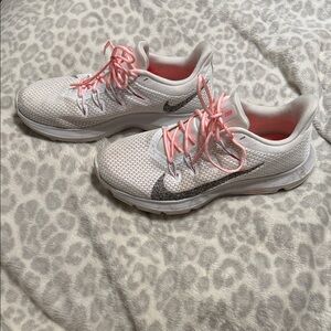 Nike Women's White and Pink Athletic Shoes